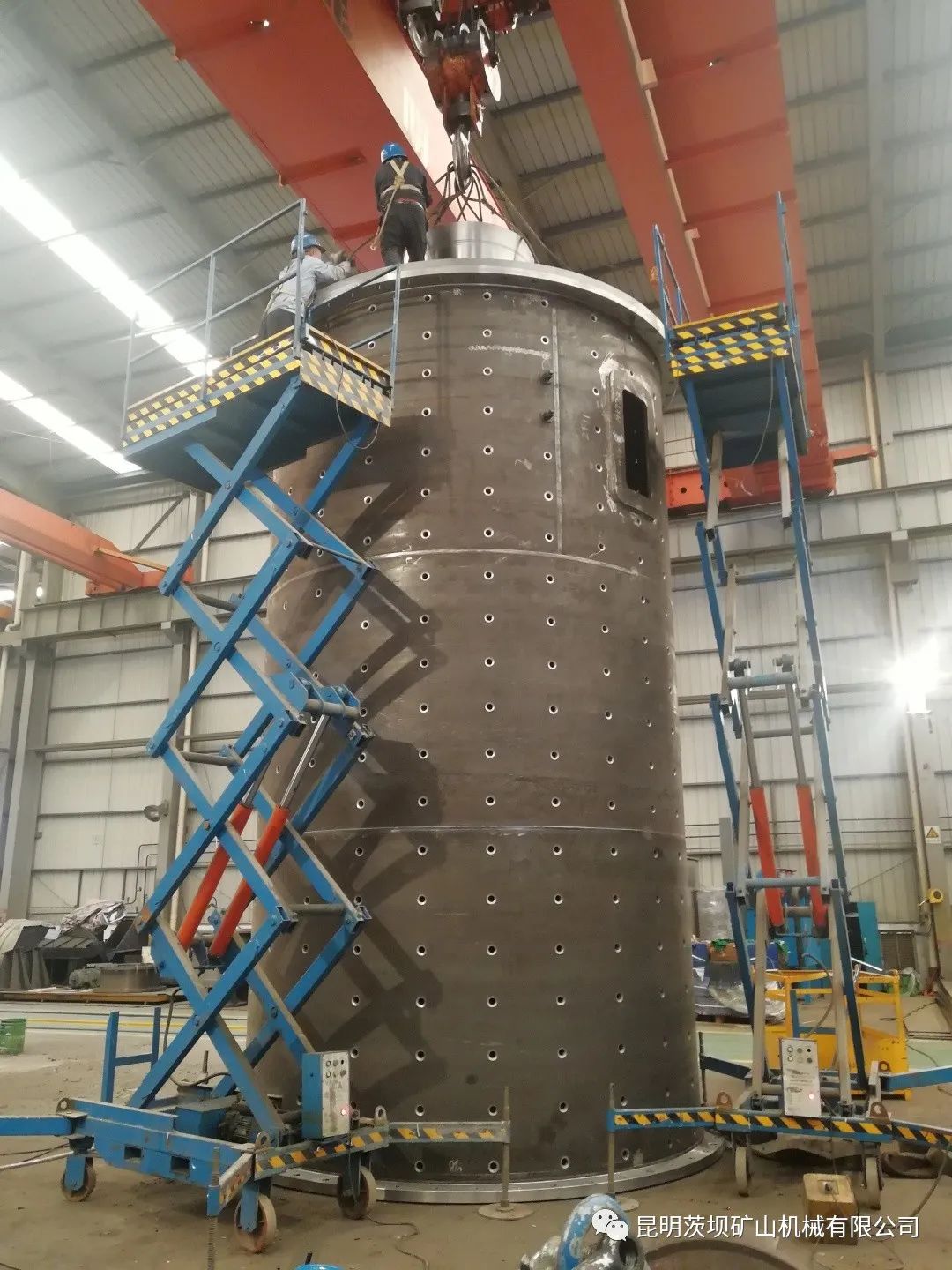 MQG-3600X6000 Ball Mill Successfully Enters the Site for Installation Company news 第4张