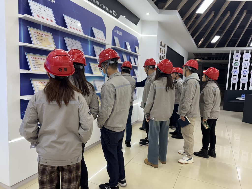 Exploring the Path of Growth, Forging the Future of Mining Machinery: A Study Tour for Reserve Cadres and New Employees at Ciba Diggins Machinery Company news 第6张